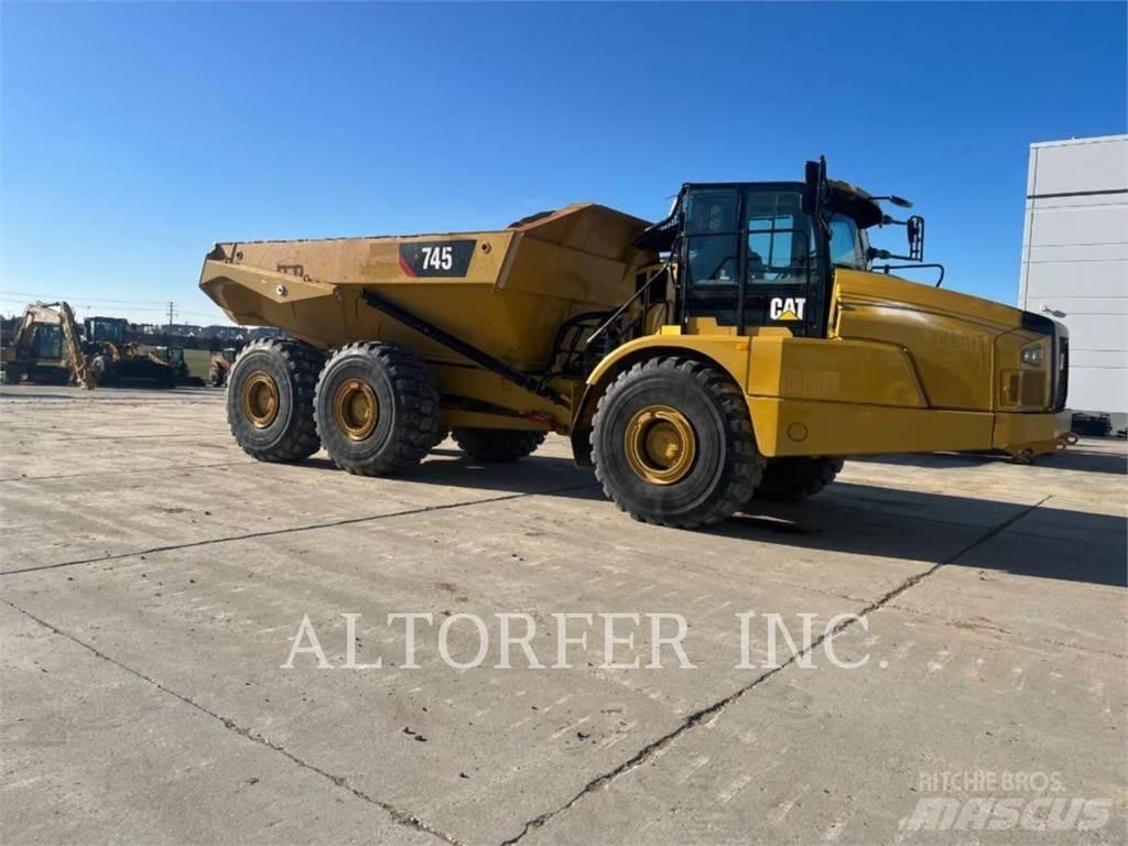 CAT 745 Rammestyrte Dumpere