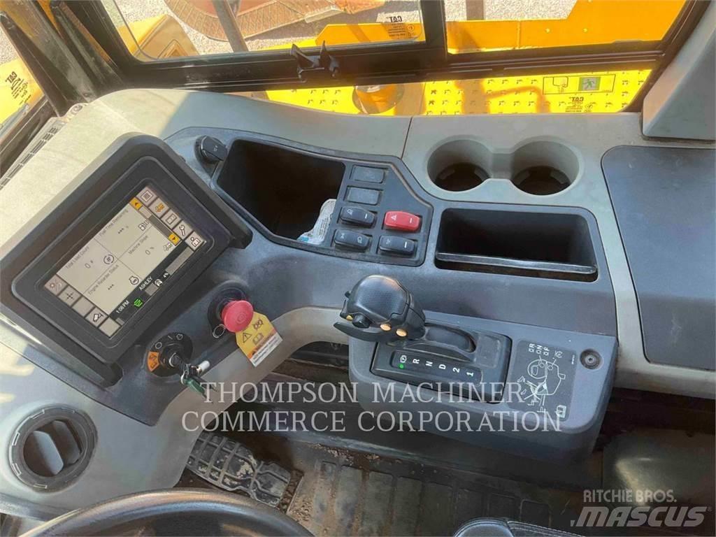 CAT 745 Rammestyrte Dumpere