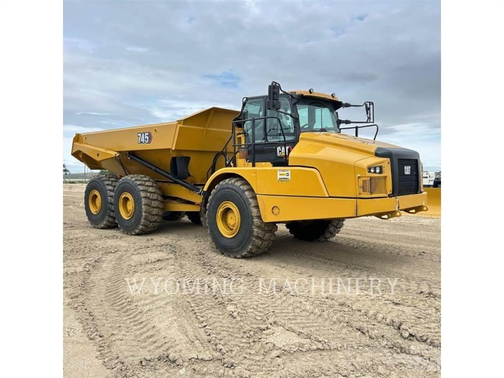 CAT 745 Rammestyrte Dumpere