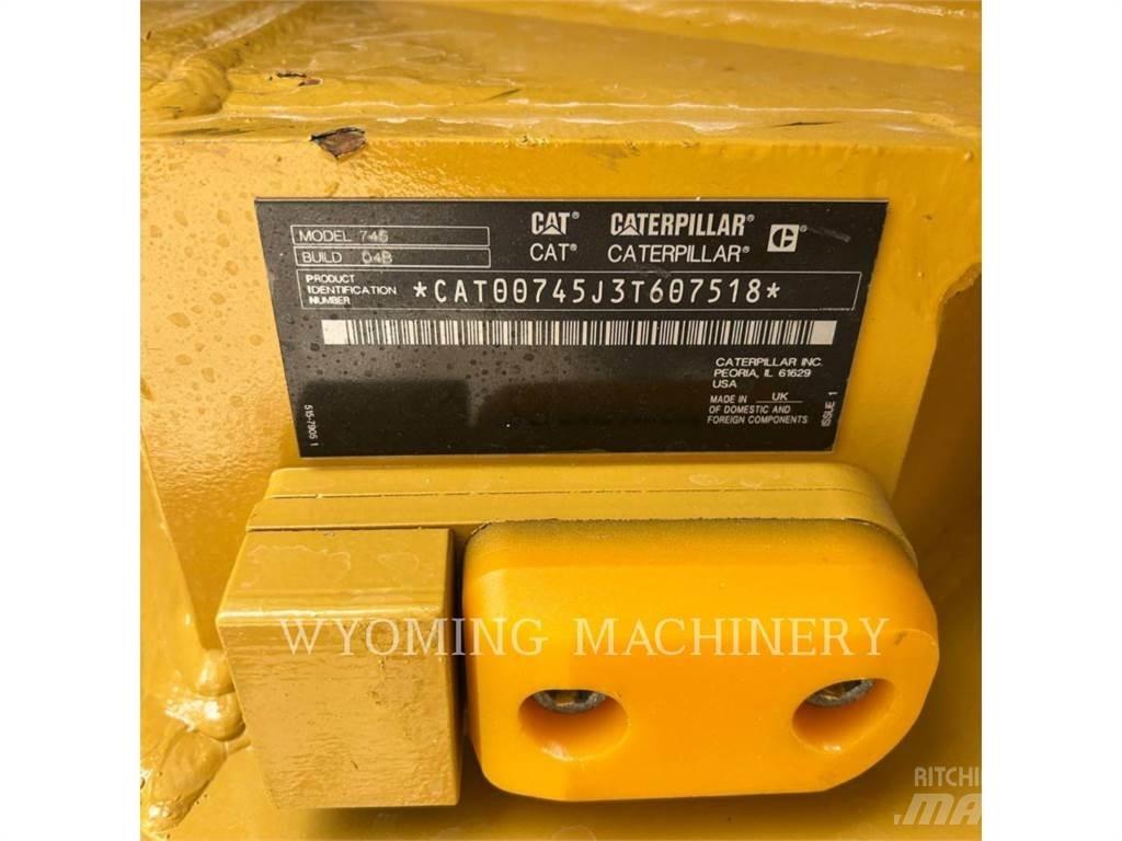 CAT 745 Rammestyrte Dumpere