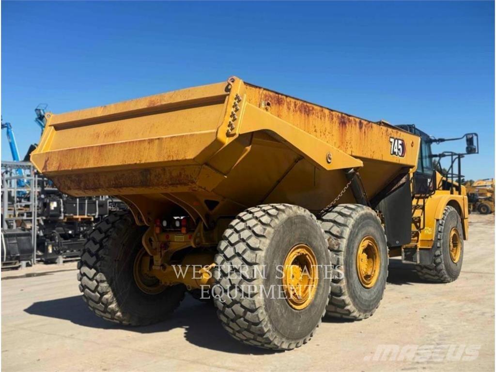 CAT 745 Rammestyrte Dumpere