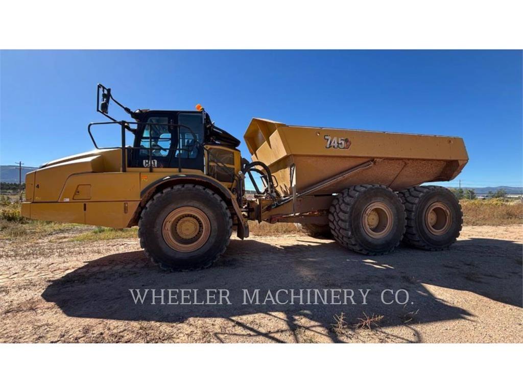 CAT 745 Rammestyrte Dumpere
