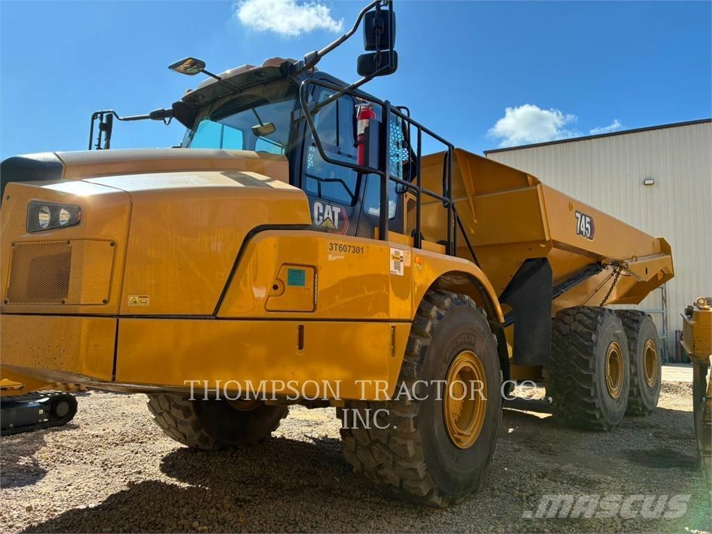 CAT 745 Rammestyrte Dumpere