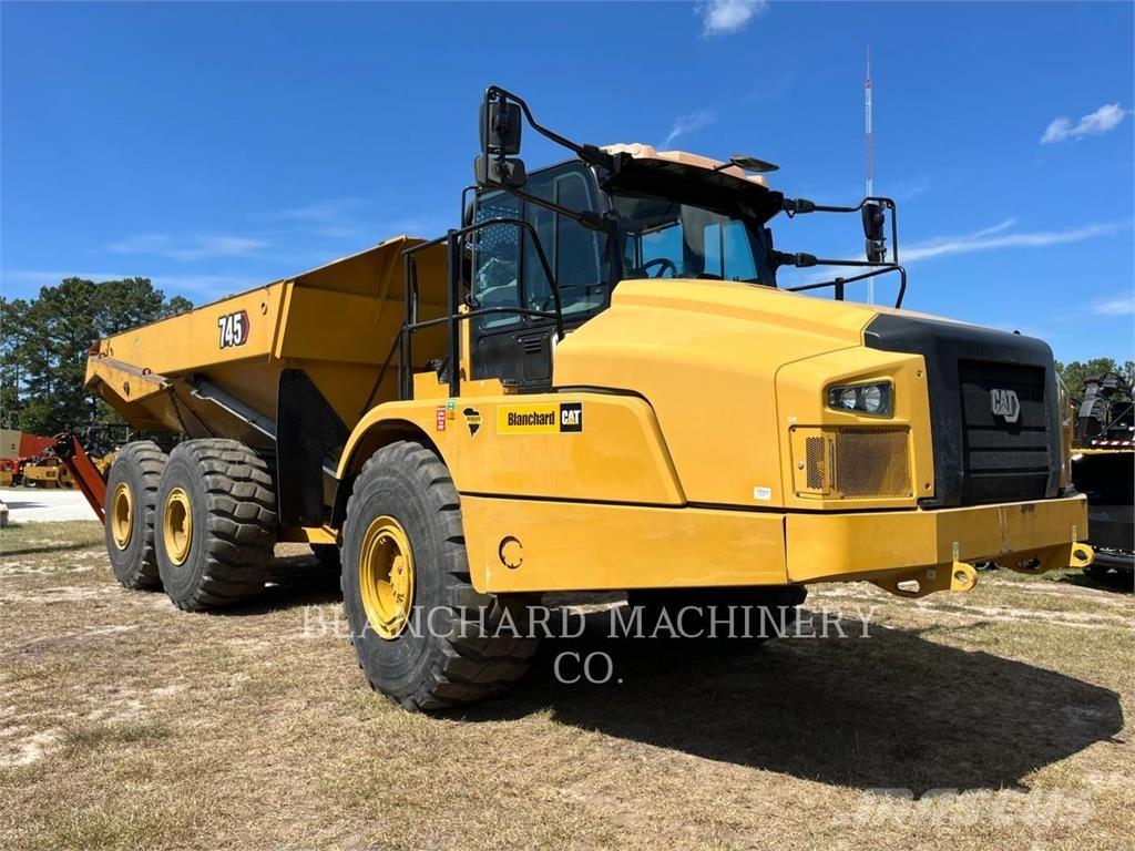 CAT 745 Rammestyrte Dumpere