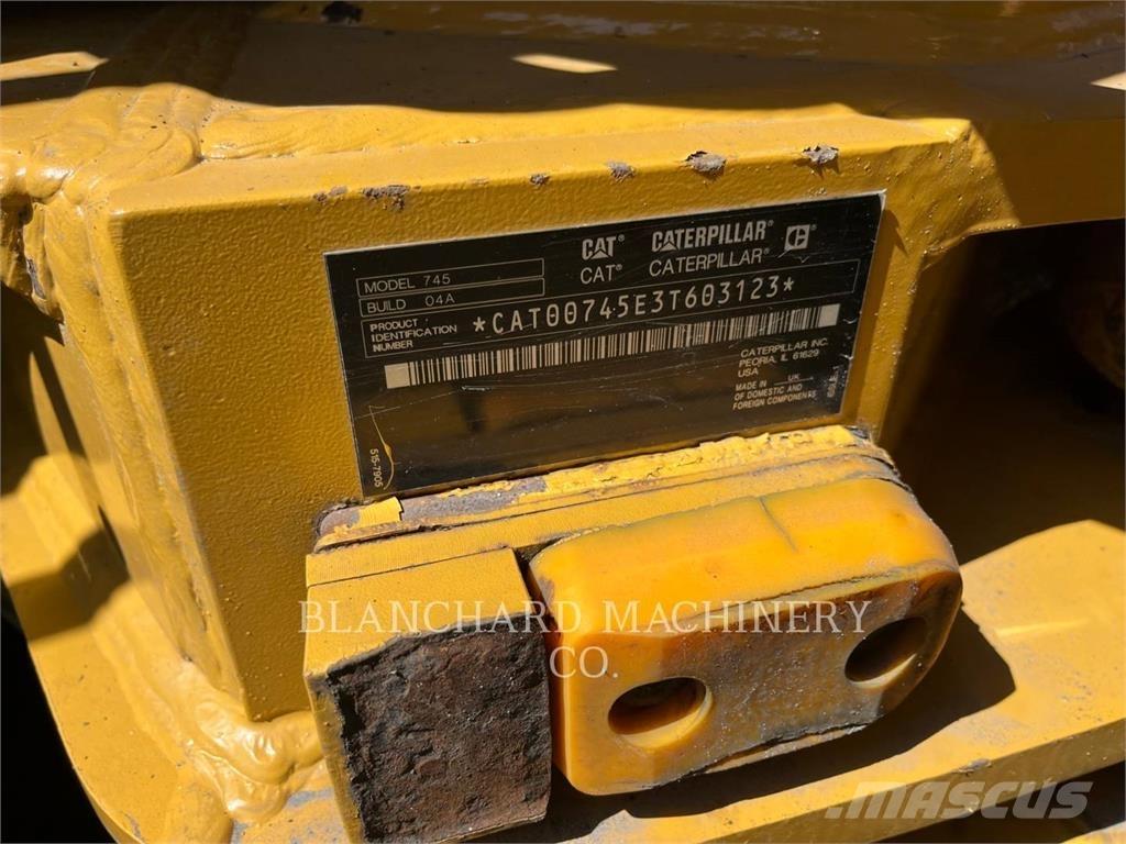 CAT 745 Rammestyrte Dumpere