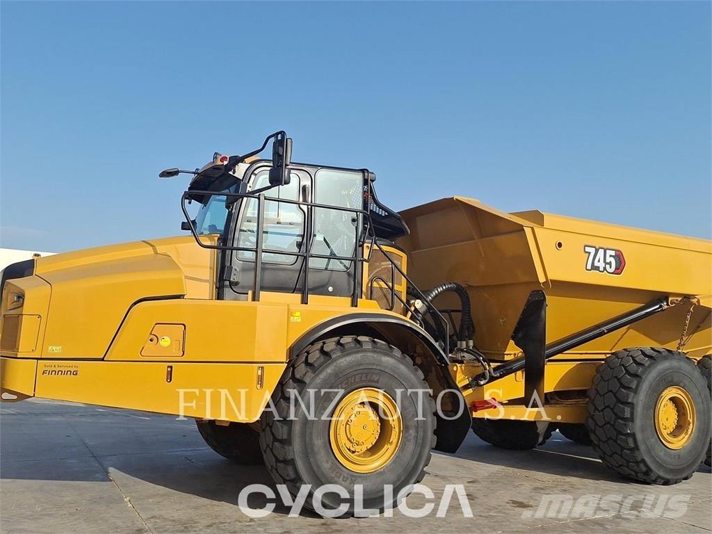 CAT 745 Rammestyrte Dumpere