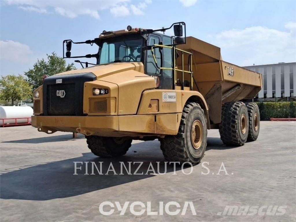 CAT 745 Rammestyrte Dumpere
