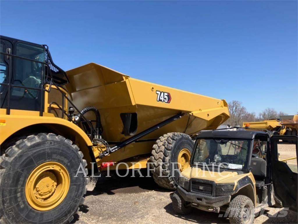 CAT 745-04 Rammestyrte Dumpere