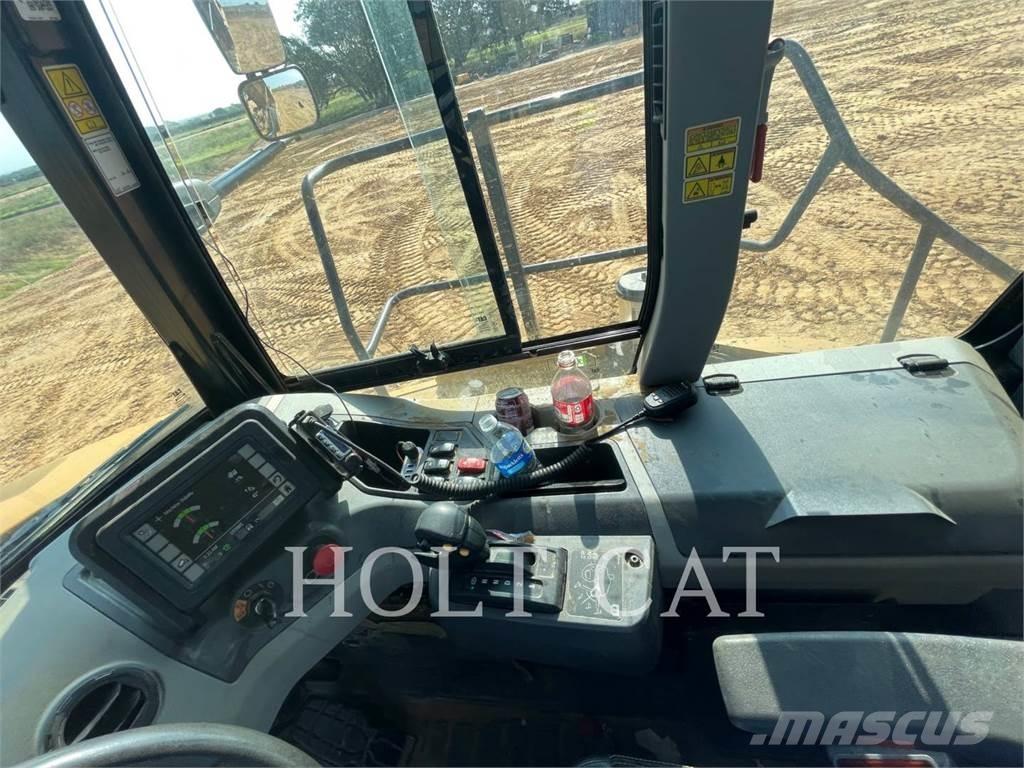 CAT 745-04 Rammestyrte Dumpere