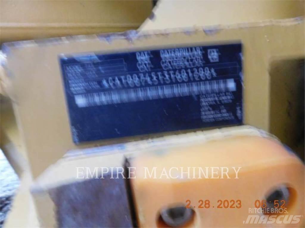 CAT 745-04 Rammestyrte Dumpere