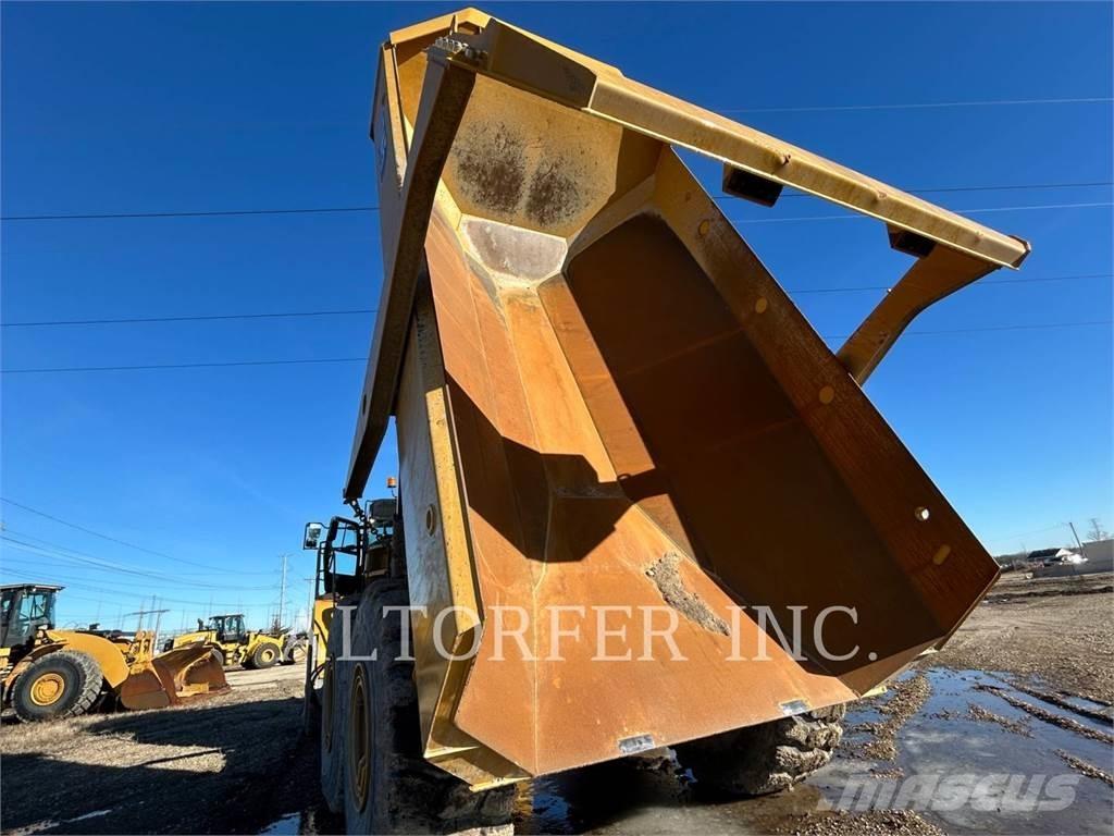CAT 745-04 Rammestyrte Dumpere