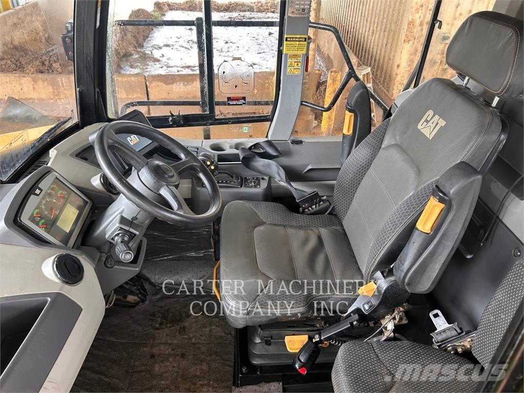 CAT 745-04 Rammestyrte Dumpere