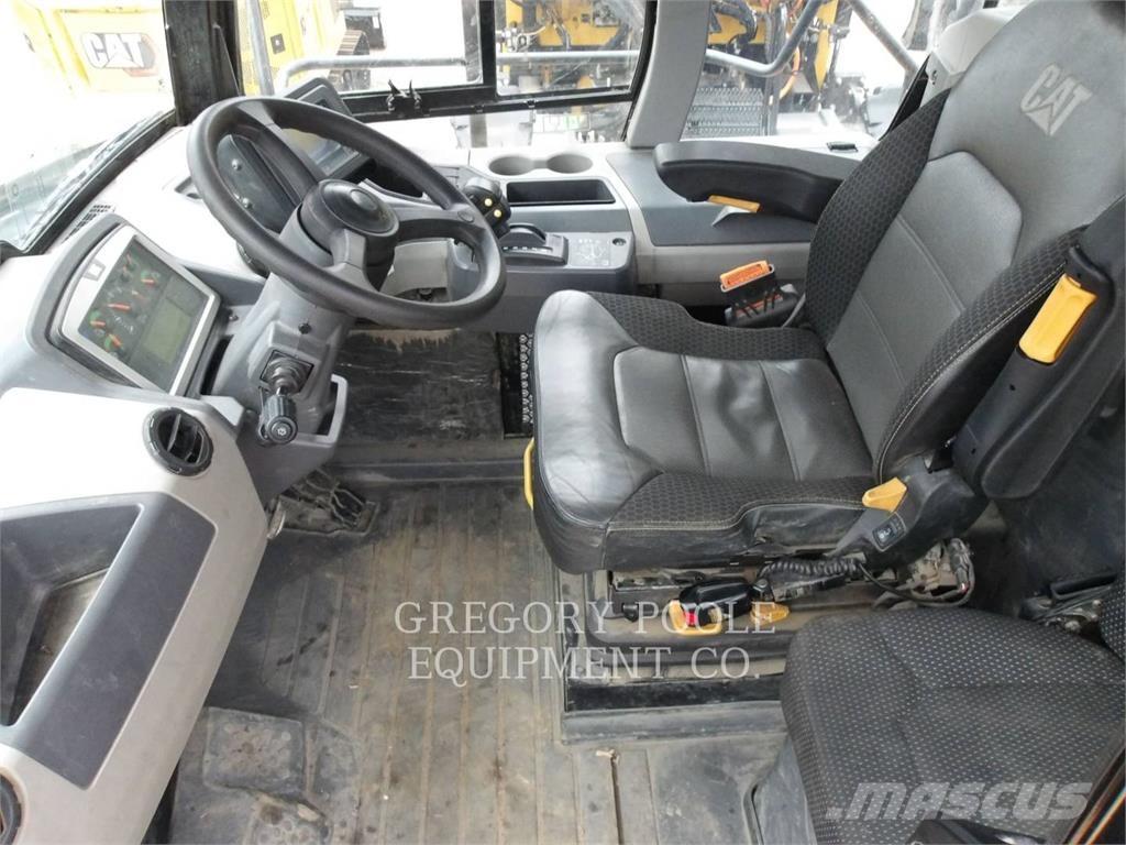 CAT 745-04 Rammestyrte Dumpere