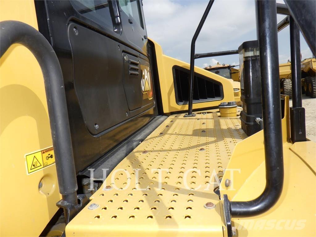 CAT 74504 Rammestyrte Dumpere