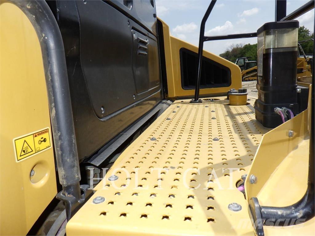 CAT 74504 Rammestyrte Dumpere