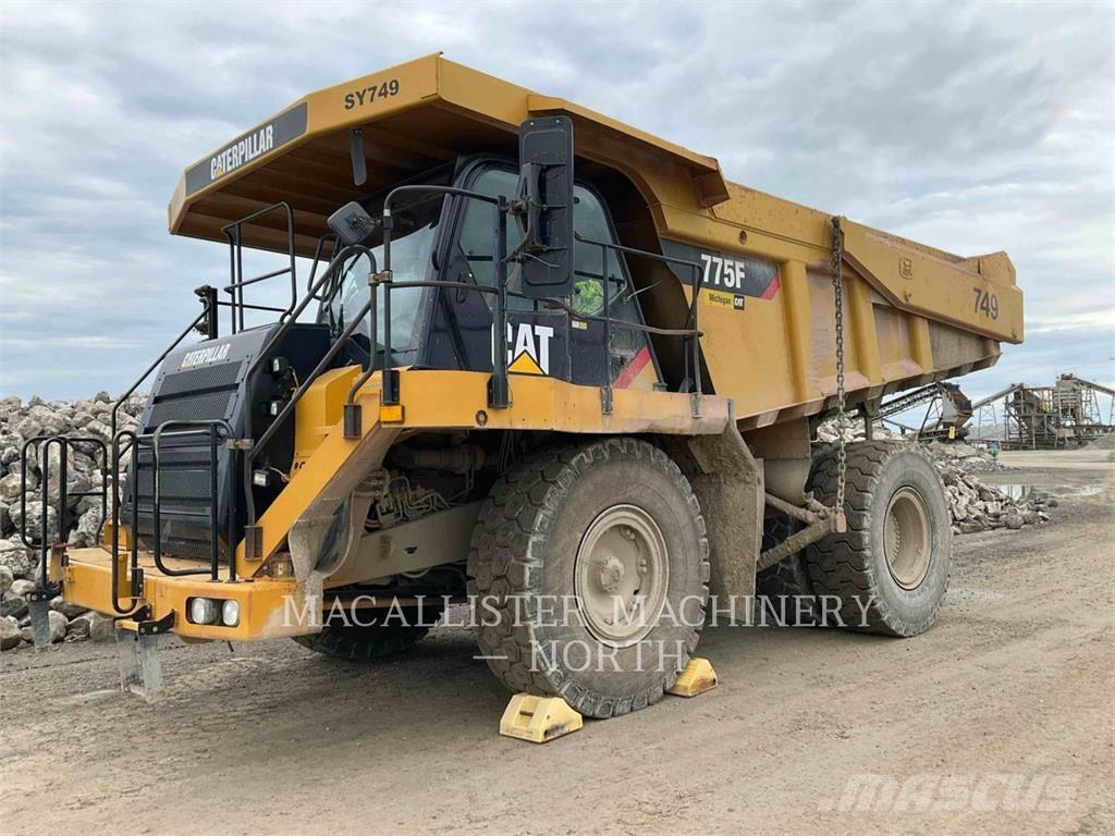 CAT 775F Rammestyrte Dumpere