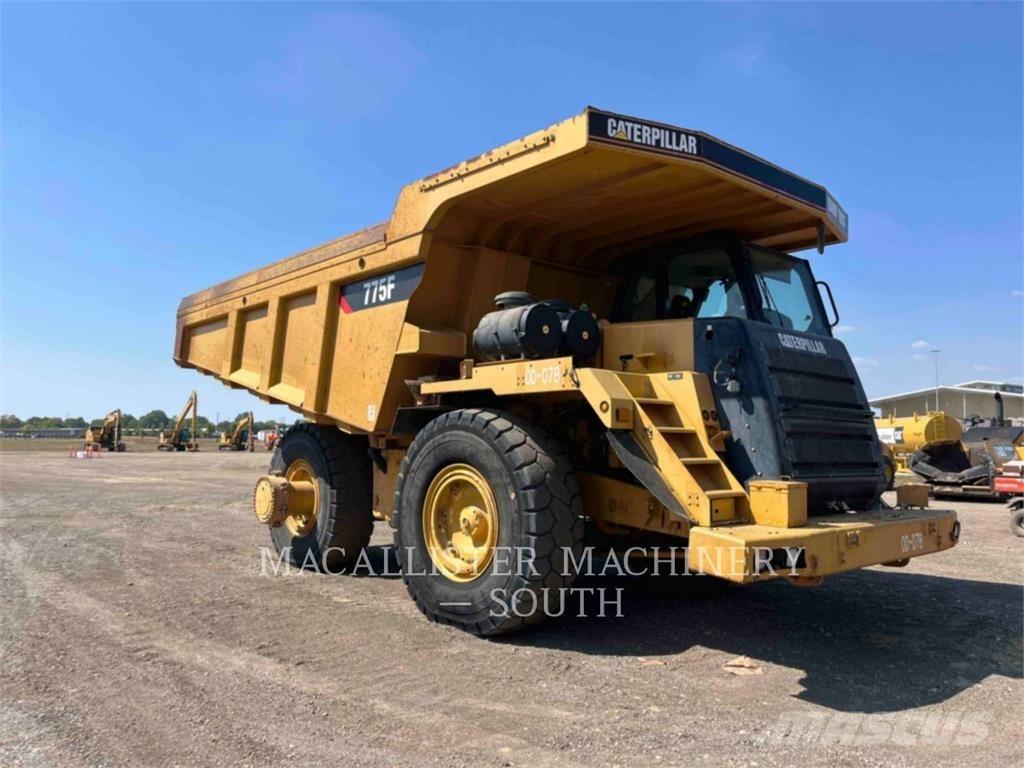 CAT 775F Rammestyrte Dumpere