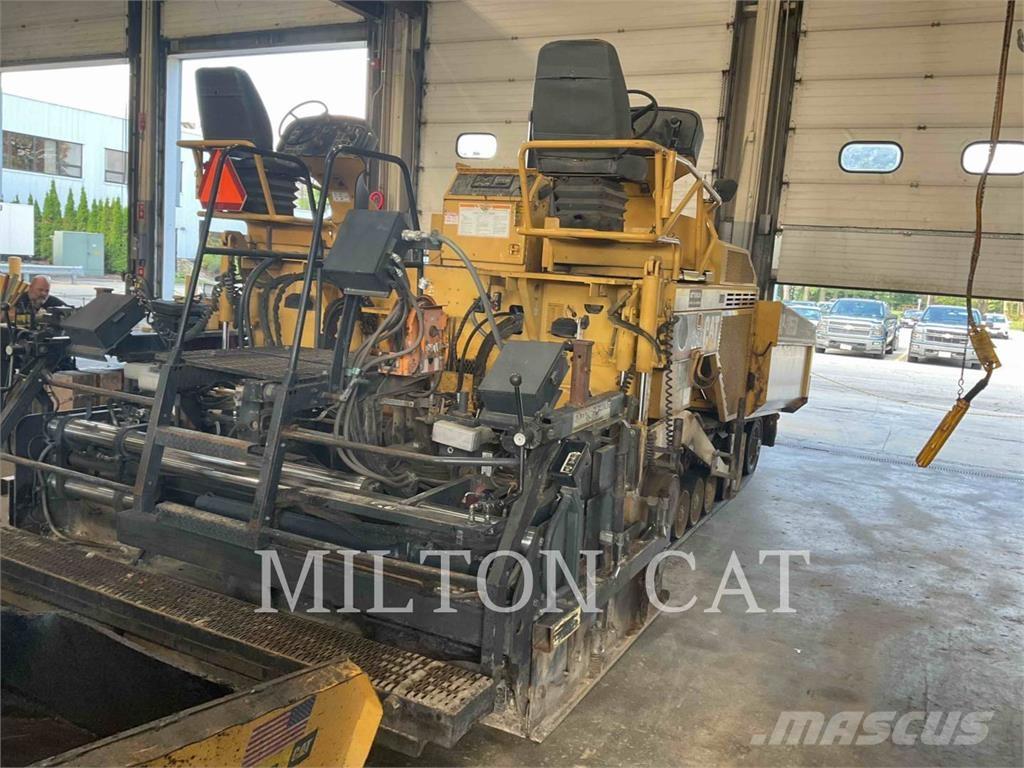CAT AP-1055D Asfaltutleggere