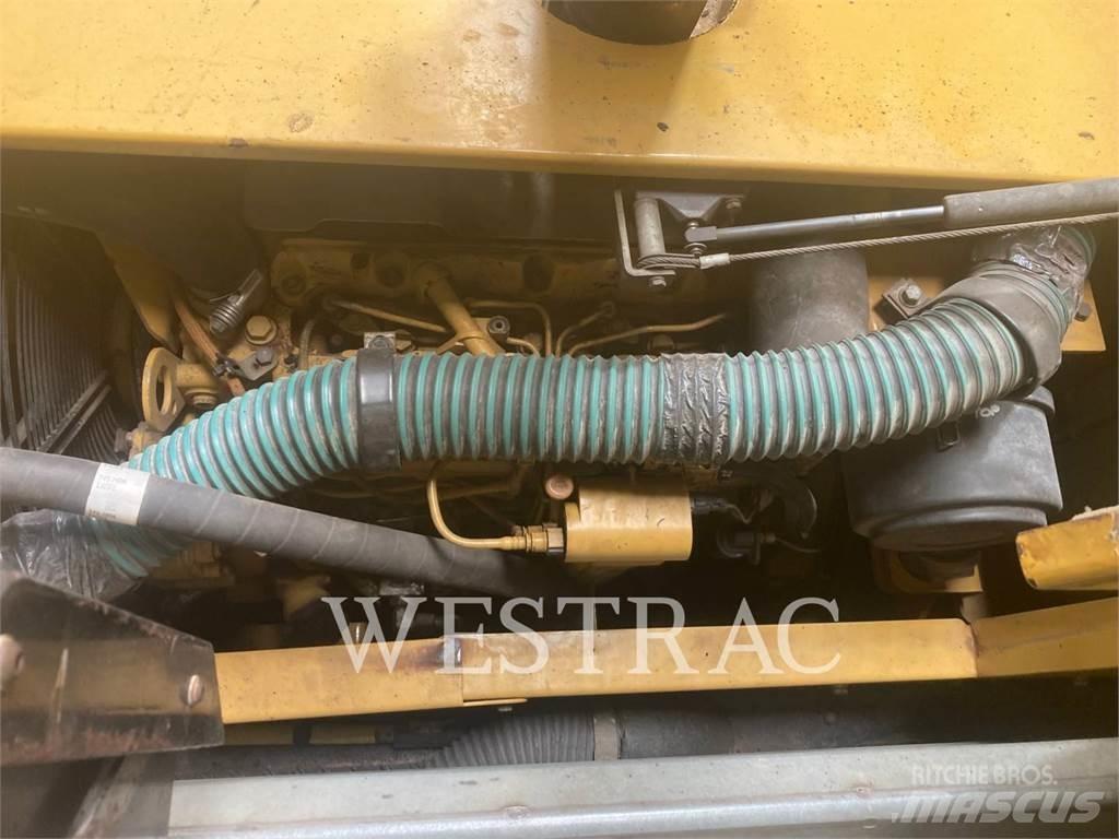 CAT AP-300 Asfaltutleggere