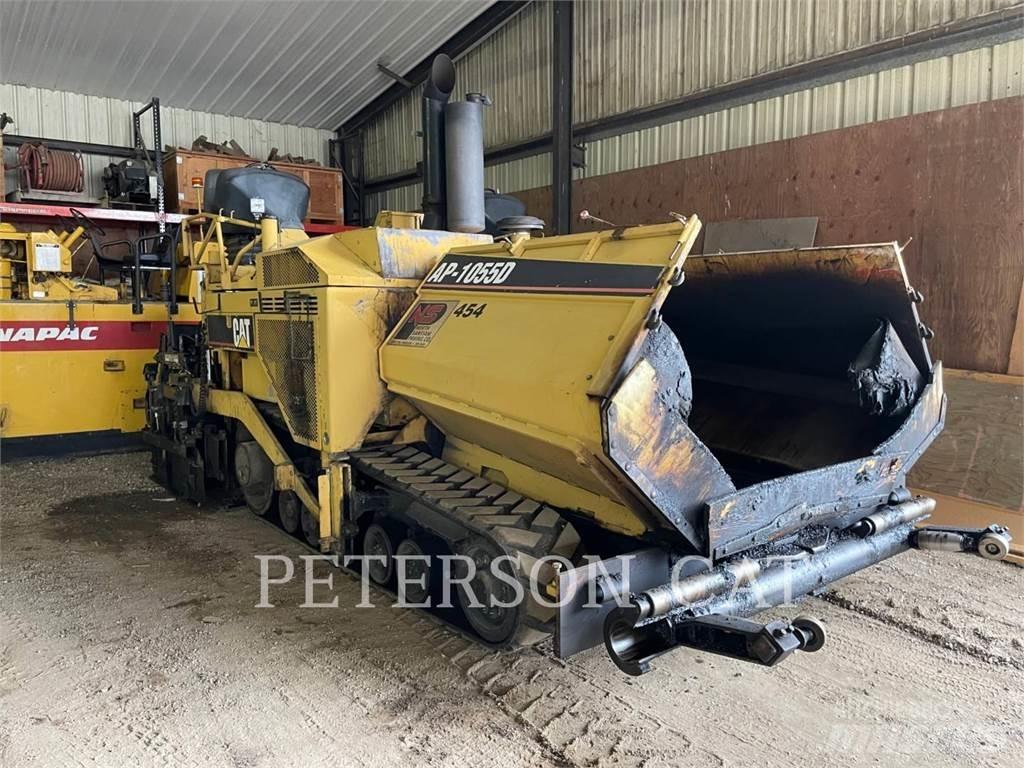 CAT AP1055D Asfaltutleggere