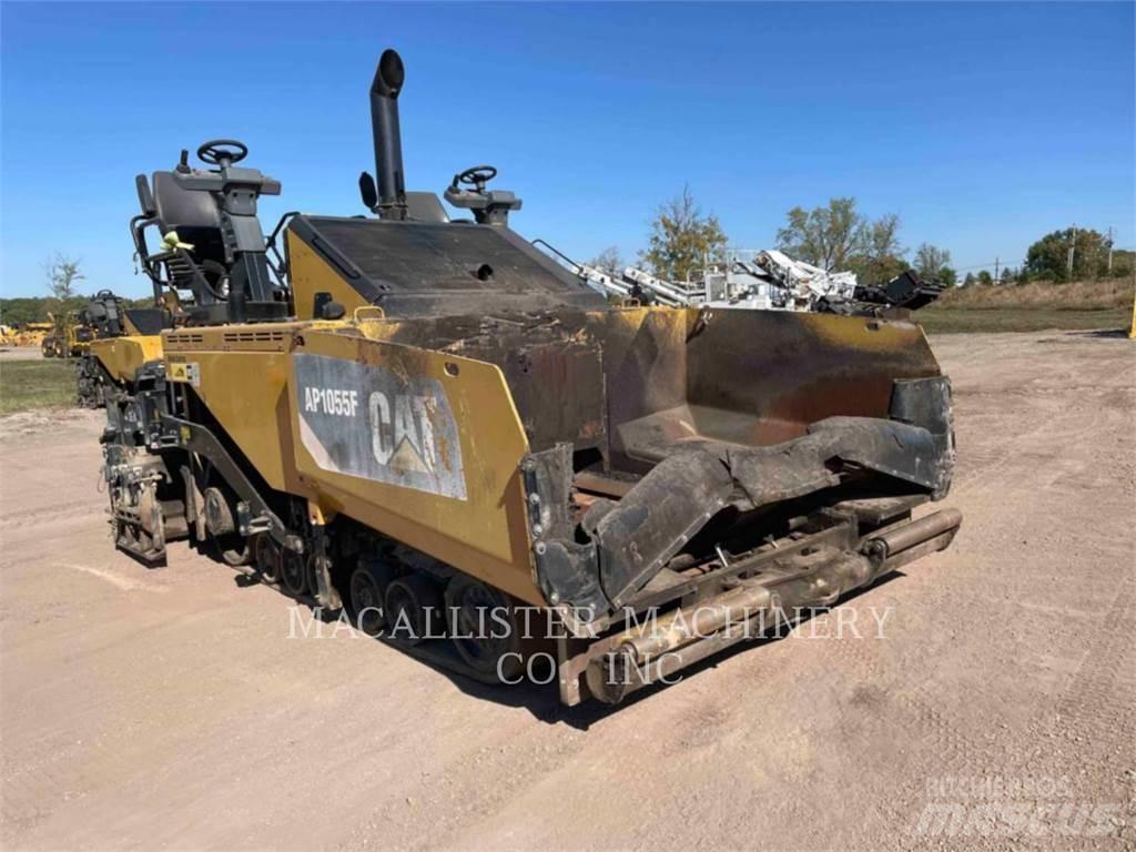 CAT AP1055F Asfaltutleggere
