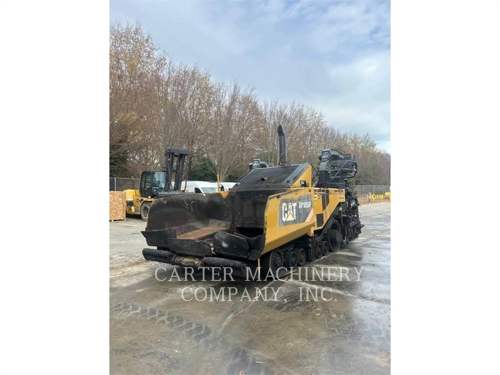 CAT AP1055F Asfaltutleggere