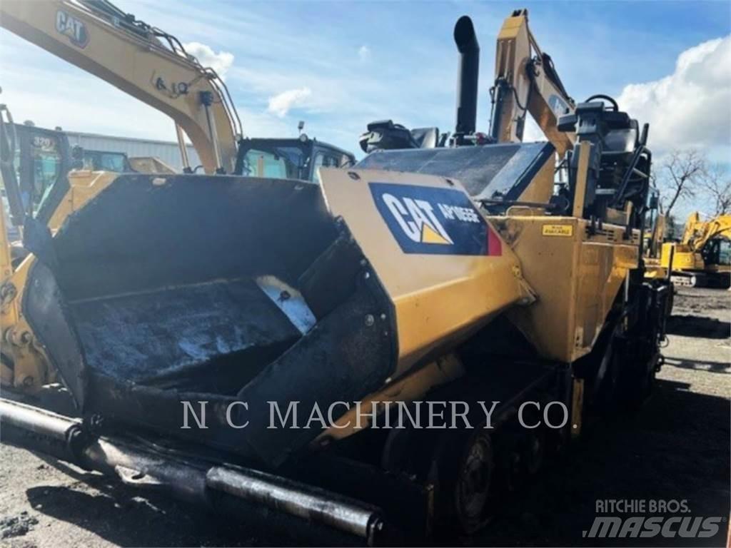 CAT AP1055F Asfaltutleggere