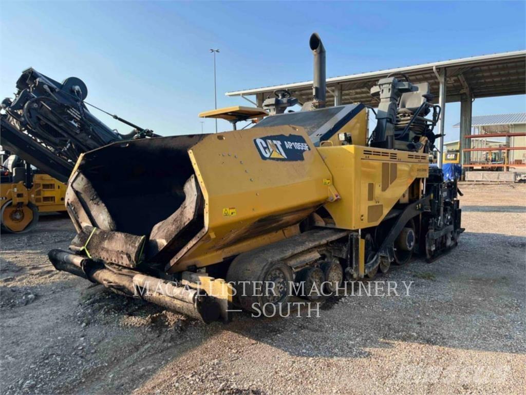CAT AP1055F Asfaltutleggere