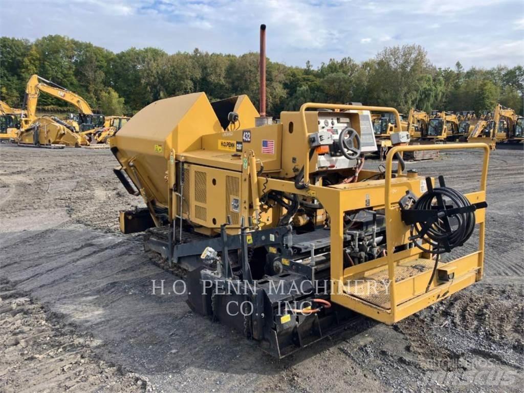 CAT AP255E Asfaltutleggere