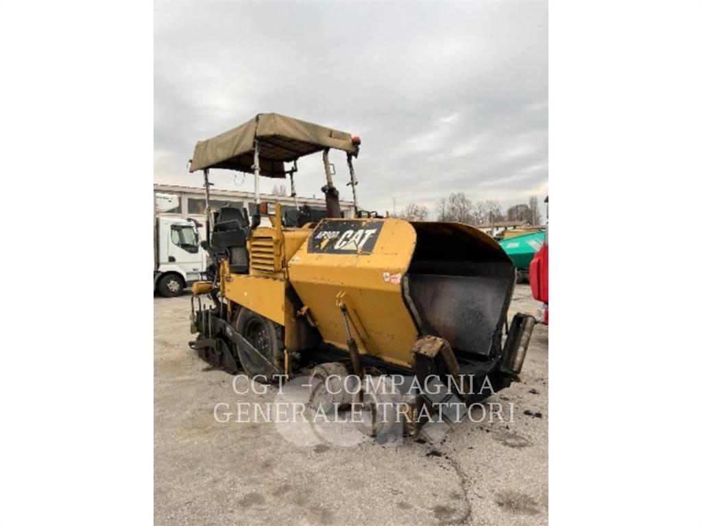 CAT AP300 Asfaltutleggere