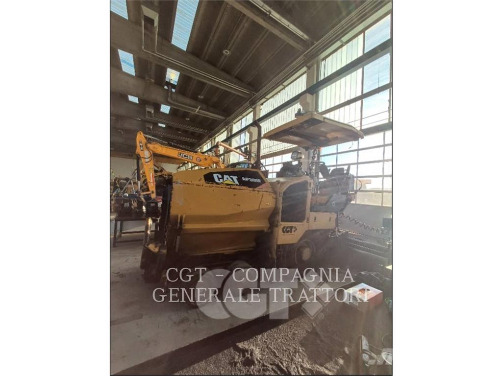 CAT AP300F Asfaltutleggere