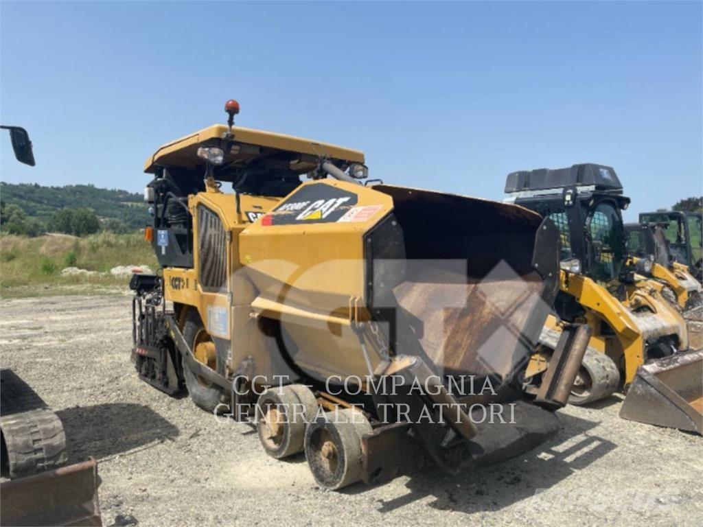 CAT AP300F Asfaltutleggere