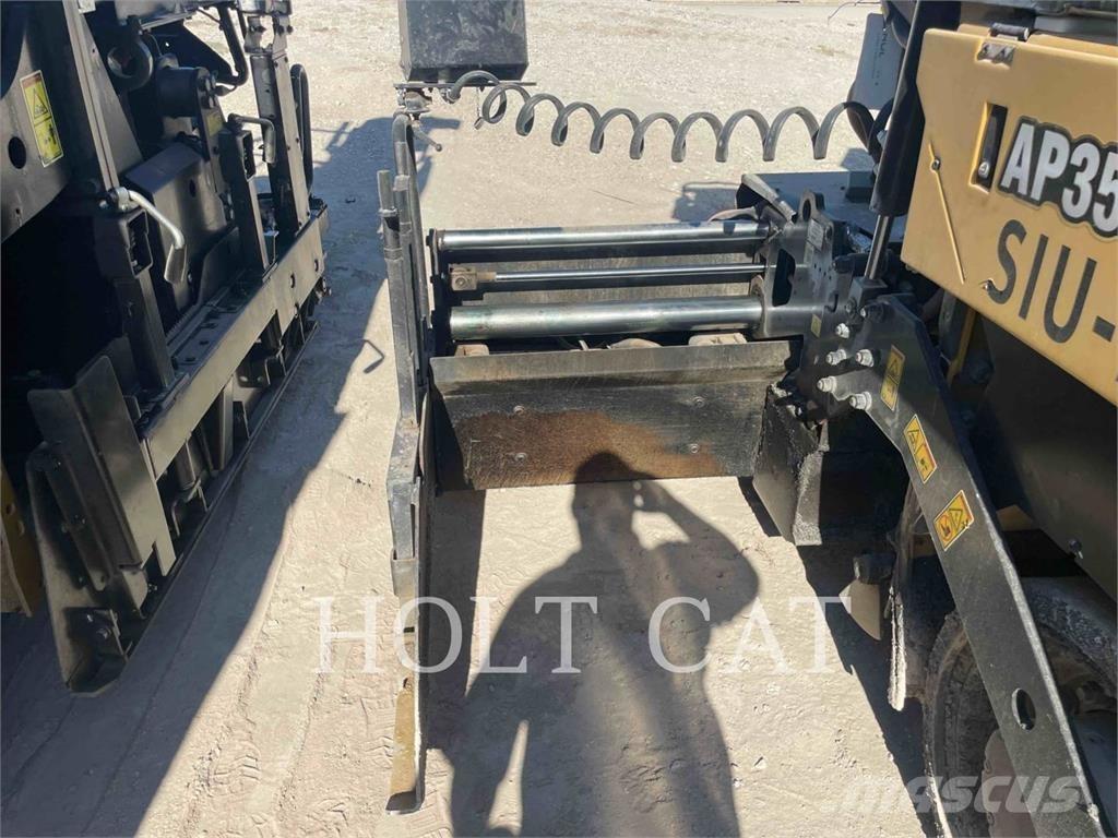 CAT AP355F Asfaltutleggere