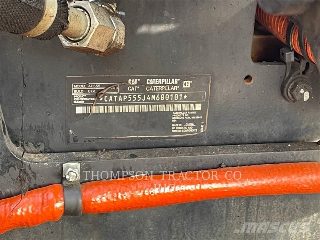CAT AP555 Asfaltutleggere