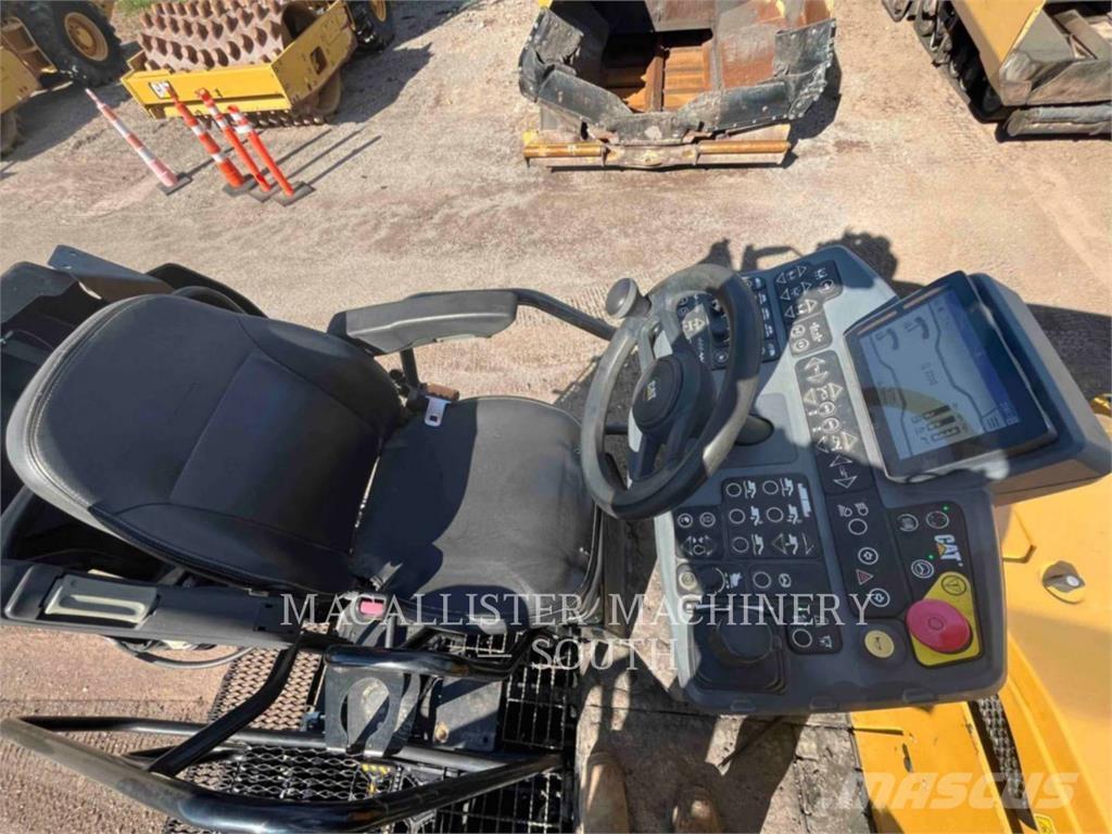 CAT AP555 Asfaltutleggere