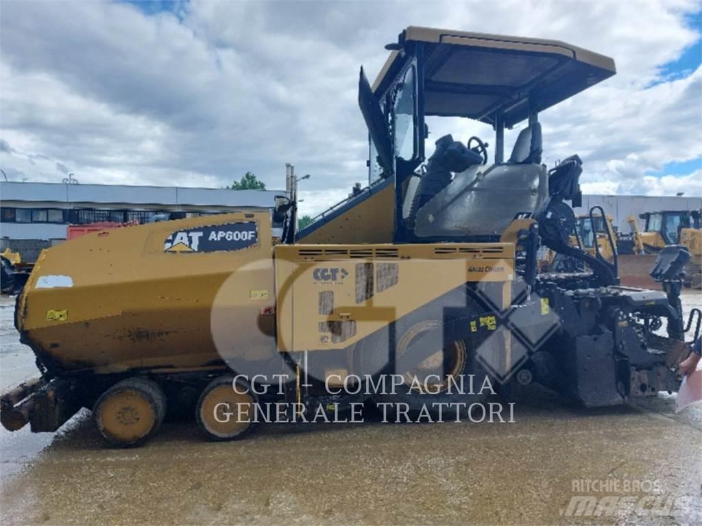CAT AP600F Asfaltutleggere