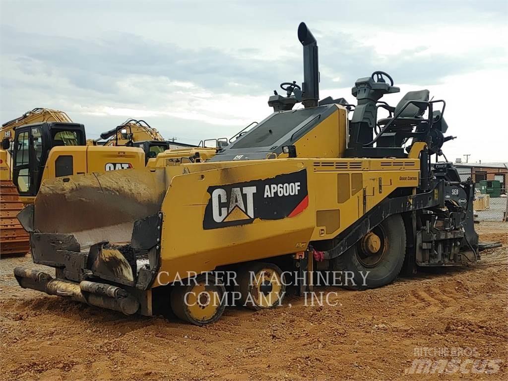 CAT AP600F Asfaltutleggere