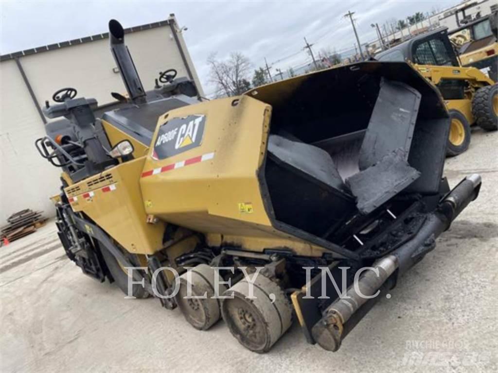 CAT AP600F Asfaltutleggere