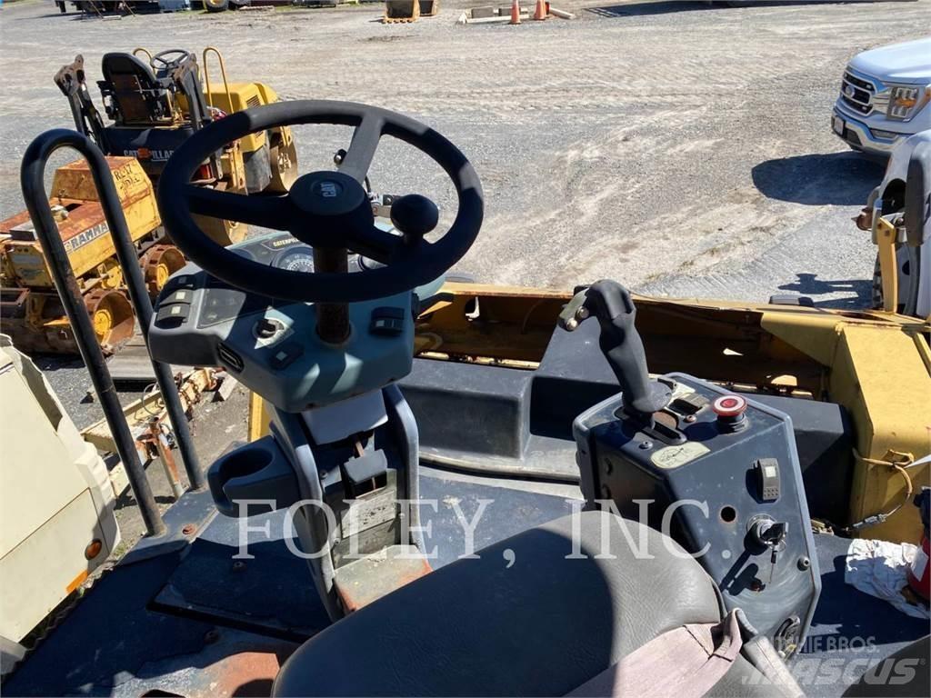 CAT CB-534D Tandem Valser