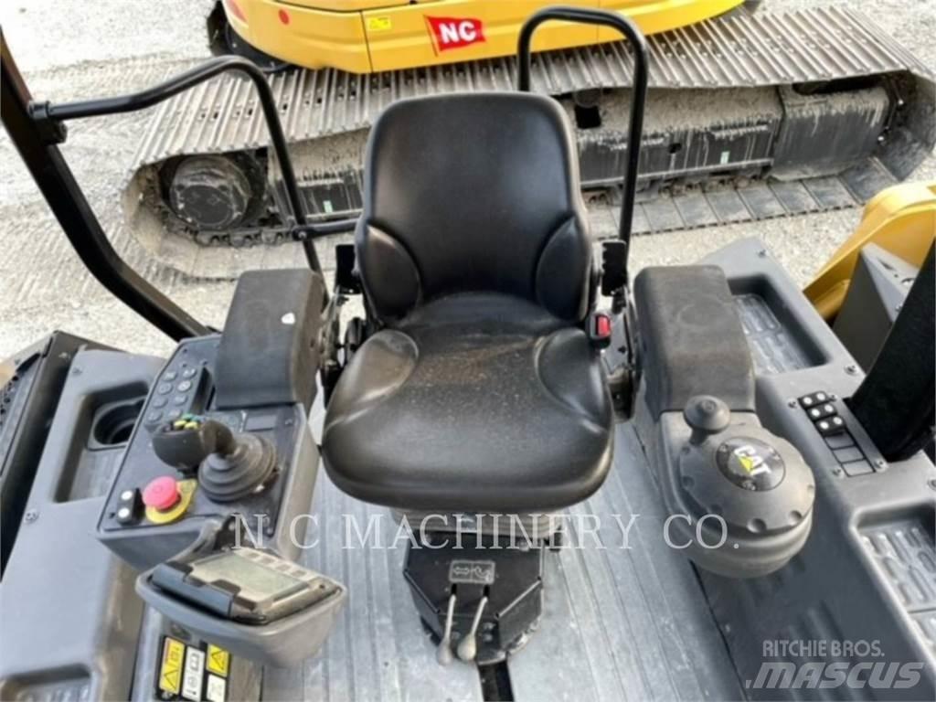 CAT CB10 Asfaltutleggere
