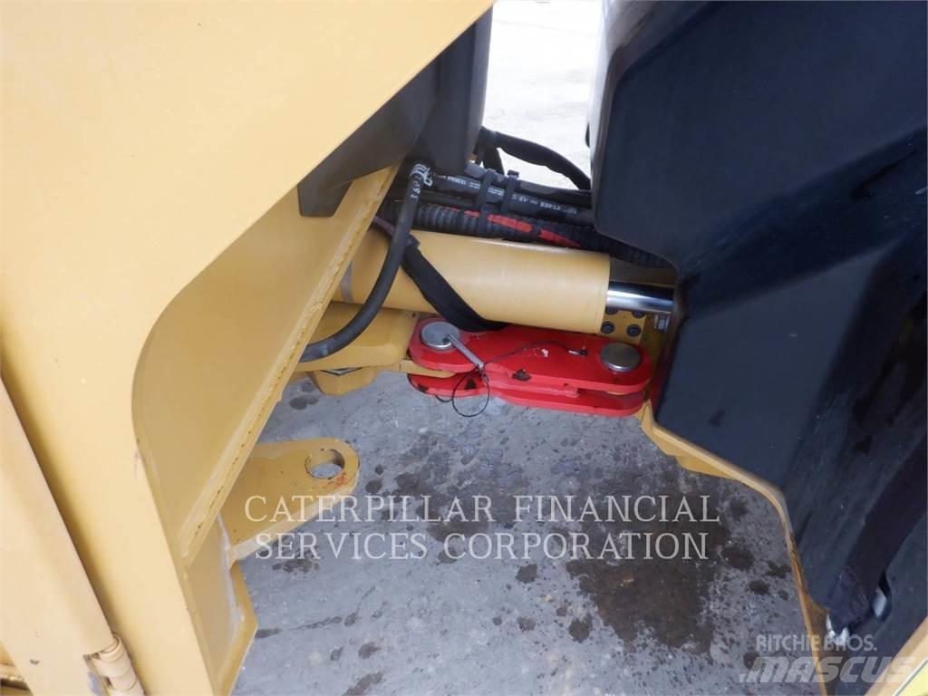 CAT CB10 Tandem Valser
