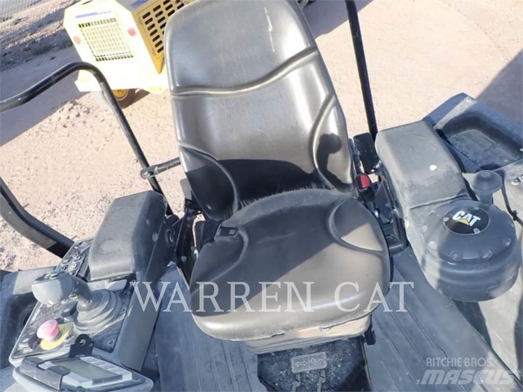 CAT CB10 Asfaltutleggere