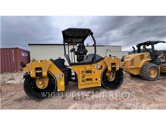 CAT CB13 Tandem Valser
