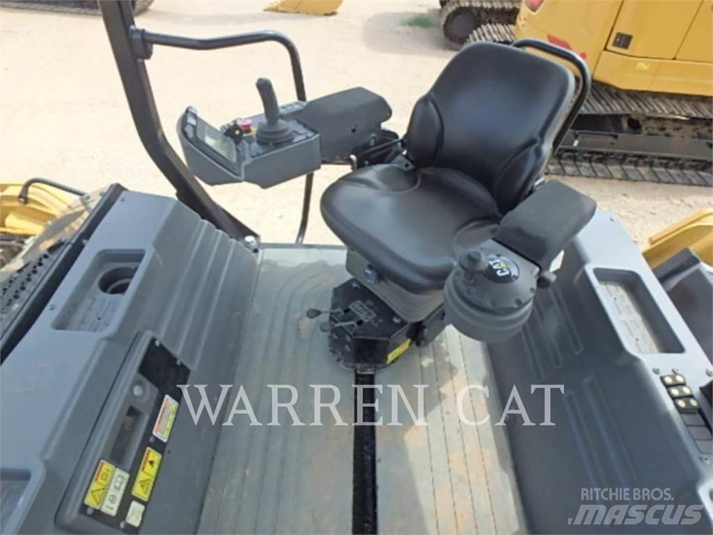 CAT CB13 Asfaltutleggere