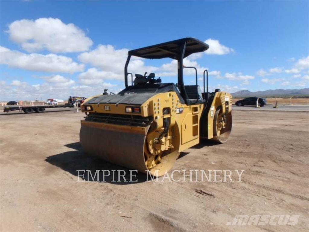 CAT CB15 Tandem Valser