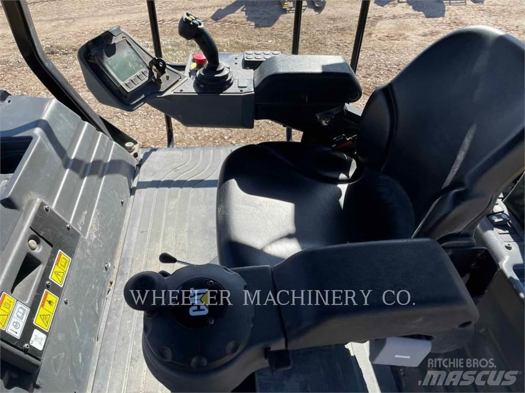 CAT CB15 Tandem Valser