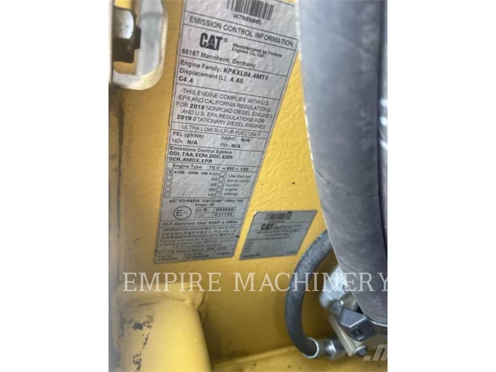 CAT CB15 5A Tandem Valser