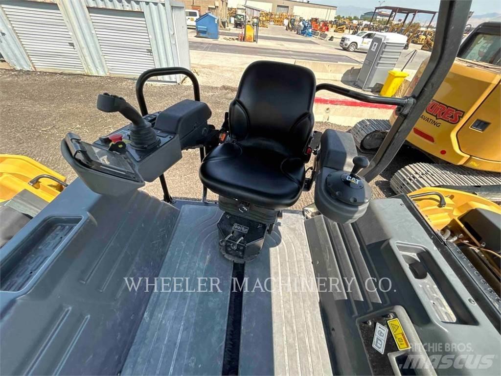 CAT CB15 CW VV Tandem Valser