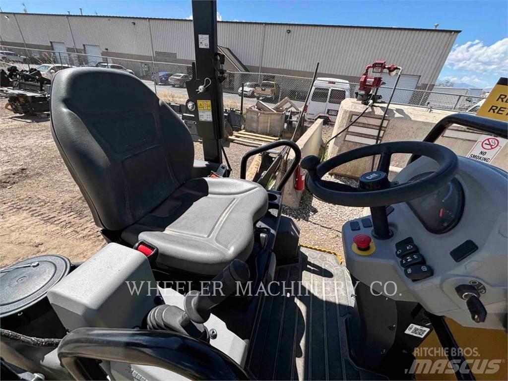 CAT CB2.5 Tandem Valser