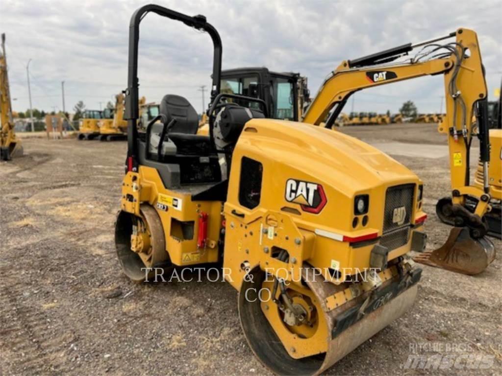 CAT CB2.7 Asfaltutleggere